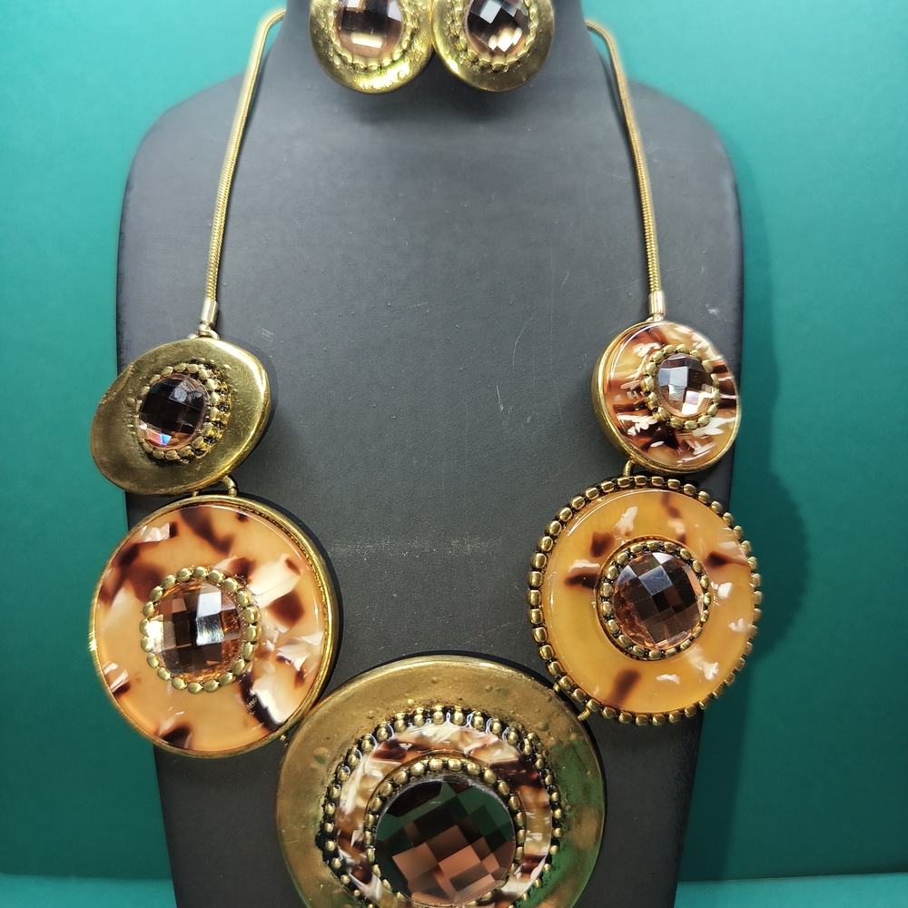 Elegant Gold and Brown Necklace Set